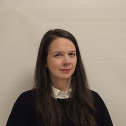 go to Nora Vesela profile